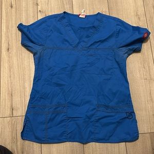 Dickies women’s scrub top